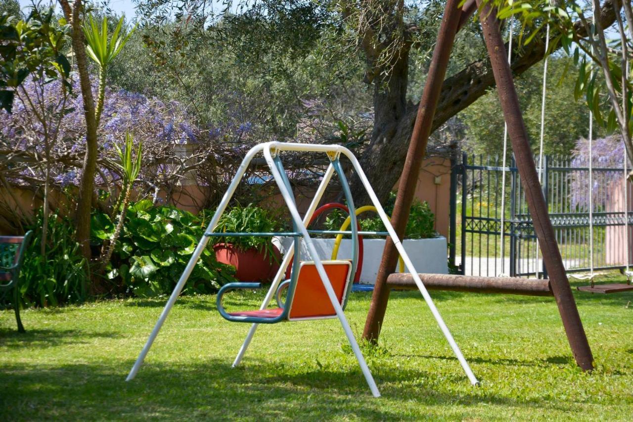 דירות Ágios Matthaíos Giokos מראה חיצוני תמונה